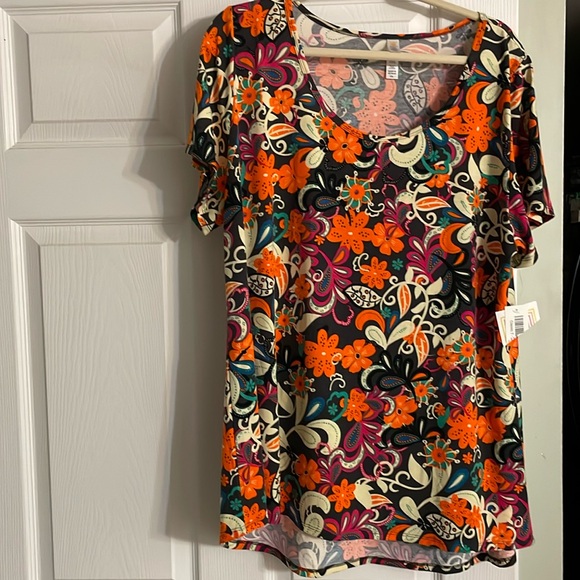 LuLaRoe Tops - LuLaRoe Classic T with paisley floral print